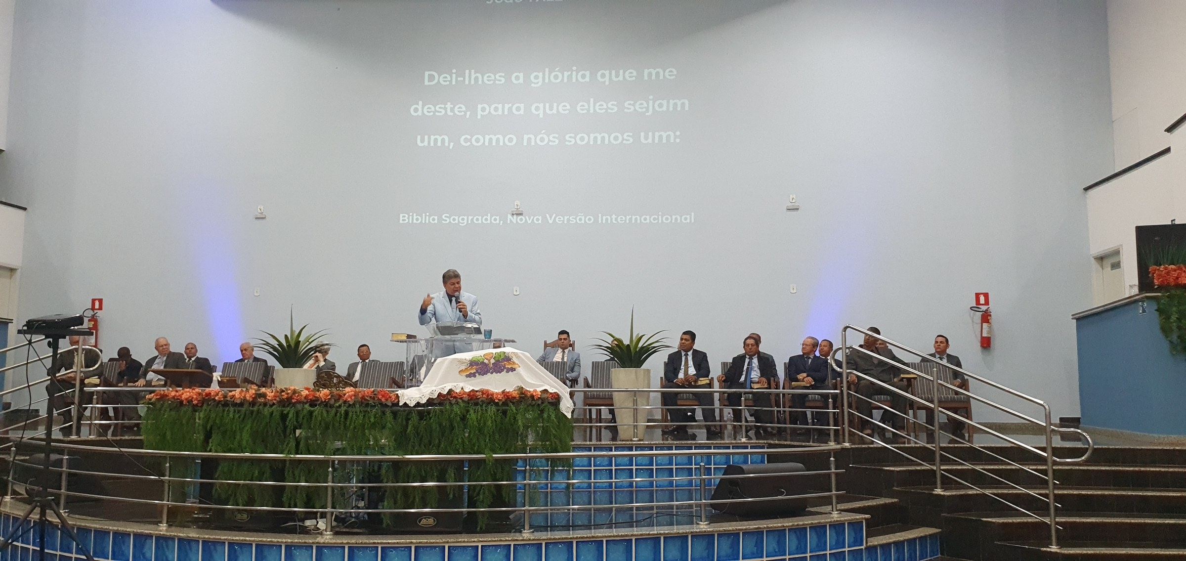 Adoração no culto